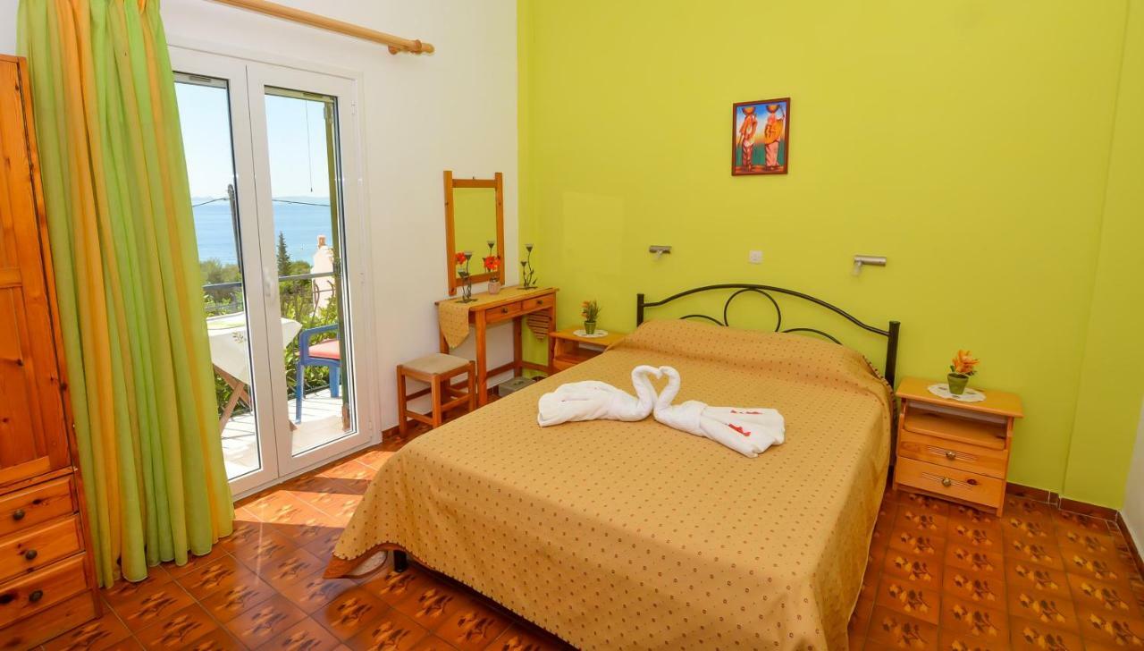 Alex-Giannis Apartments, Barbati Exterior photo